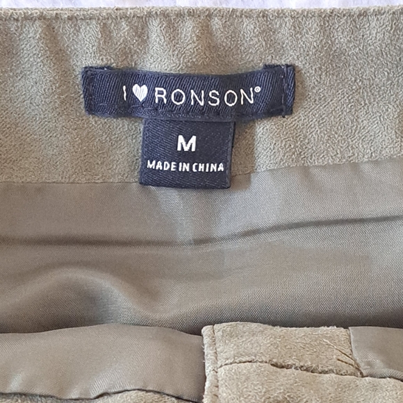 I love Ronson olive green mini skirt. Size M. - Picture 7 of 9
